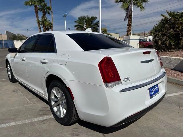 2022 chrysler 300 touring