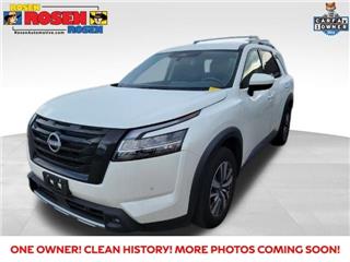 2023 Nissan Pathfinder sl