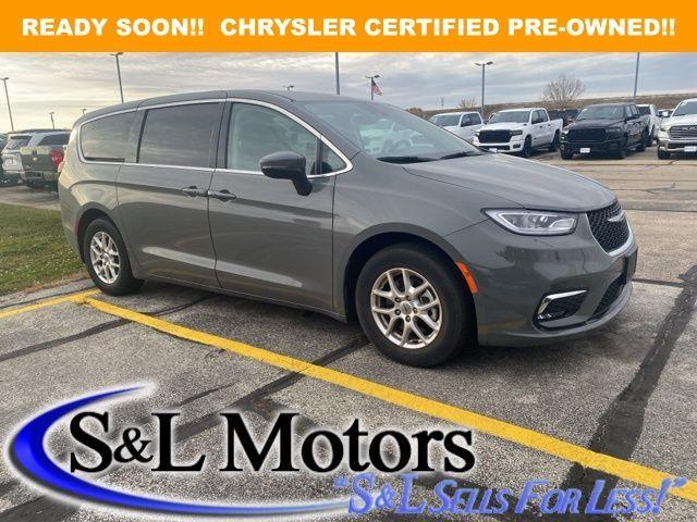 2023 chrysler pacifica touring-l
