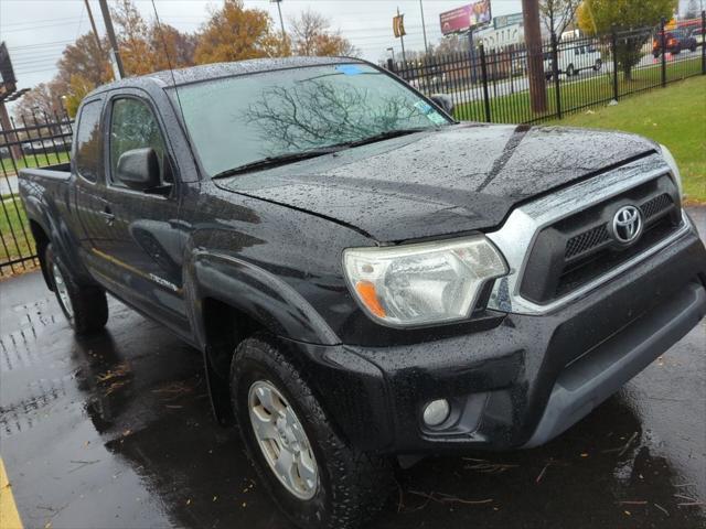 2013 toyota tacoma base