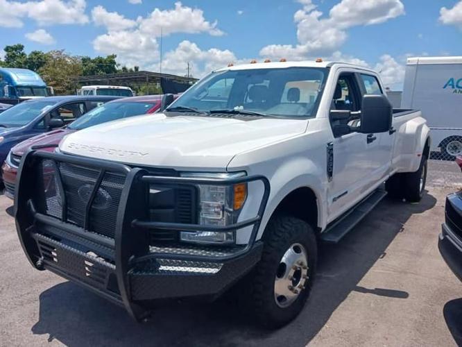 2017 ford f350 super duty crew cab xl 4x4 sd crew cab 8 ft. box 176 in. wb drw in fort myers, florida