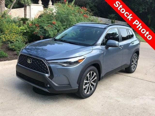 2022 toyota corolla cross le