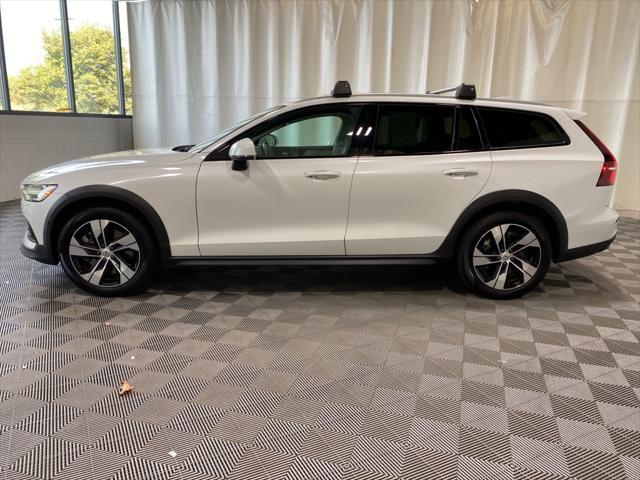 2022 volvo v60 cross country t5
