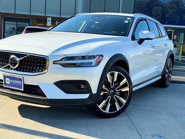 2023 volvo v60 cross country ultimate