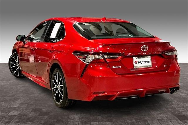 2022 toyota camry se