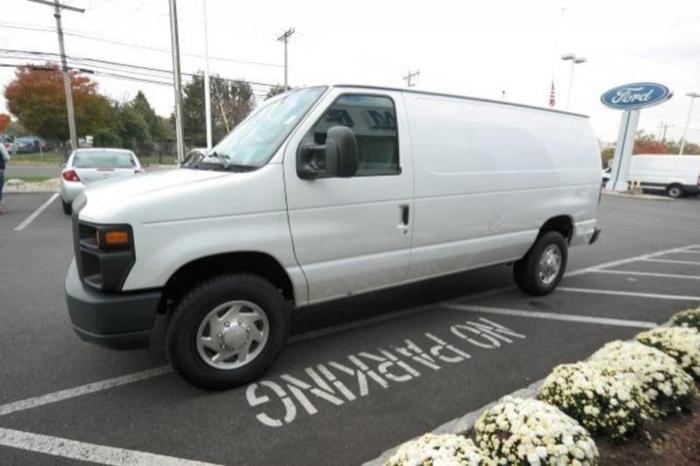 2013 ford e-series cargo e-250 e-250 3dr cargo van for sale in stamford, connecticut