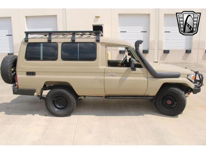 1994 toyota land cruiser in o'fallon, illinois