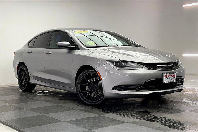 2015 chrysler 200 s