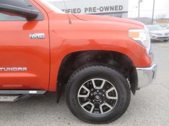 2016 toyota tundra sr5 4x4 sr5 4dr crewmax cab pickup sb (5.7l v8 for sale in jefferson, west virginia