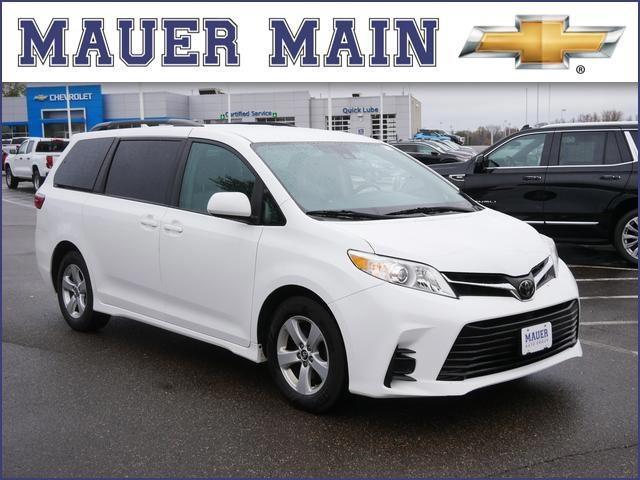2018 toyota sienna le