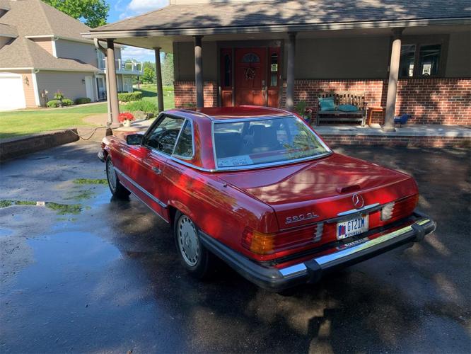 1988 mercedes-benz 560sl in metamora, michigan