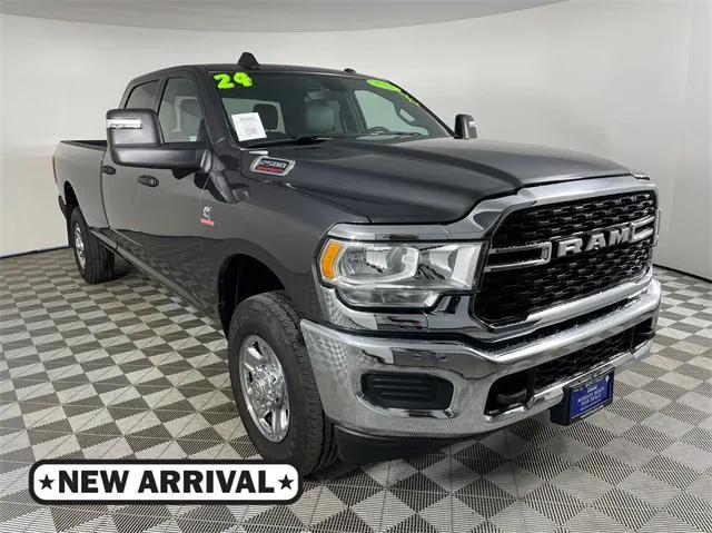 2024 ram 2500 tradesman crew cab 4x4 8 box