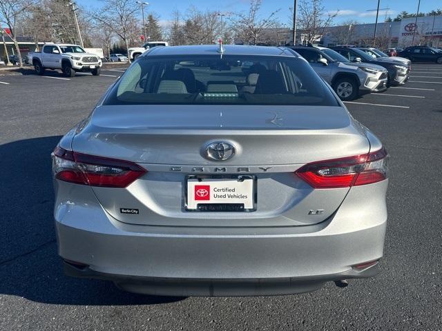 2022 toyota camry le