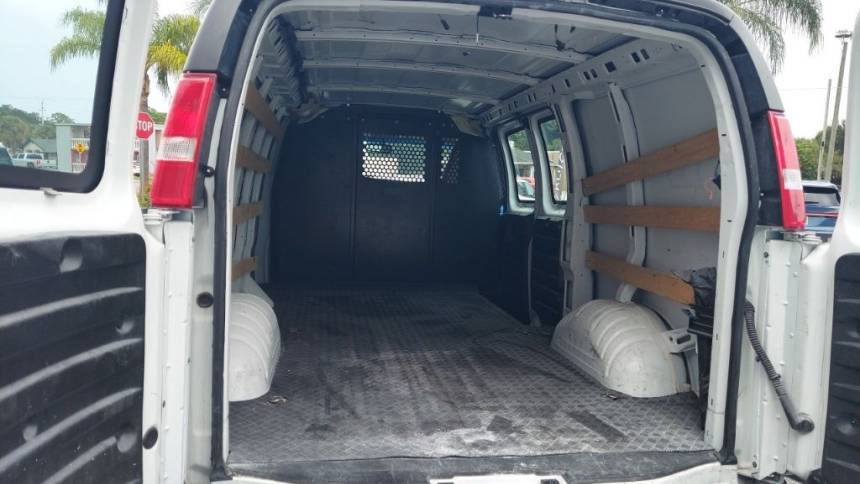 2022 gmc savana 2500