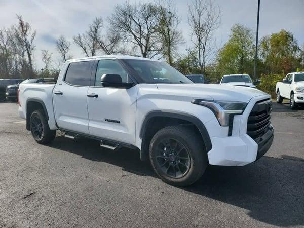 2023 toyota tundra in northwoods, illinois
