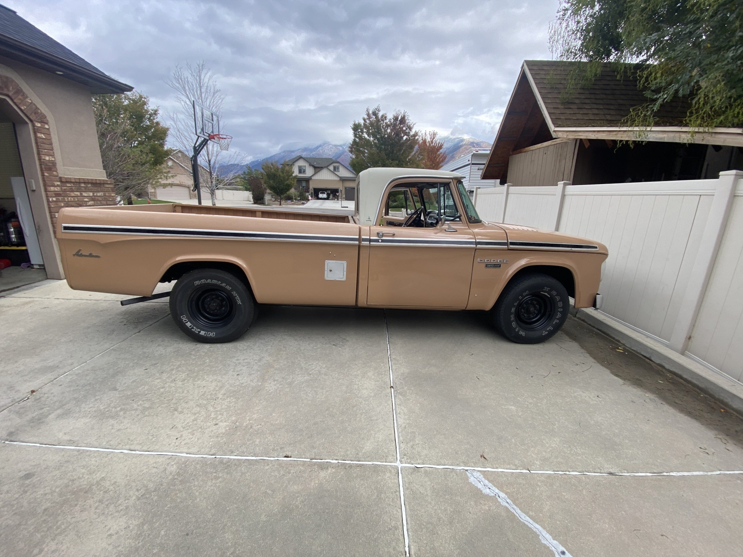 1968 dodge d/w truck 2wd regular cab d-200