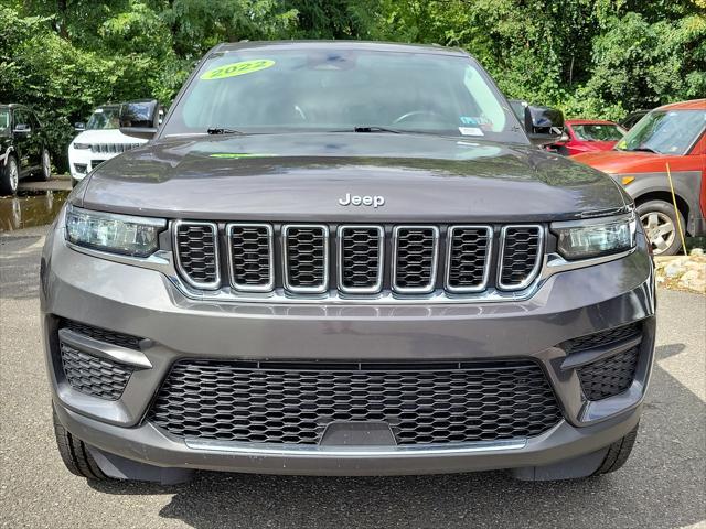 2022 jeep grand cherokee laredo 4x4