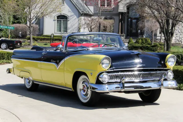 fully restored, show winner! continental kit, 2 tone, rare car, beautiful resto!