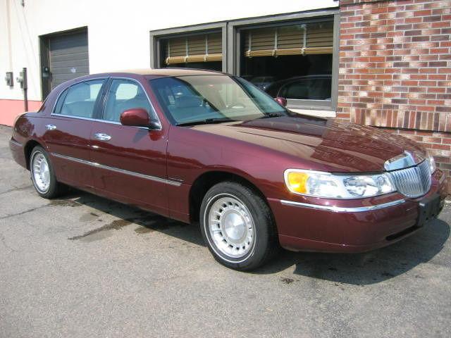 2001 lincoln town car executive for sale in essex junction, vermont