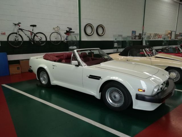 aston martin v8 vanyage volante