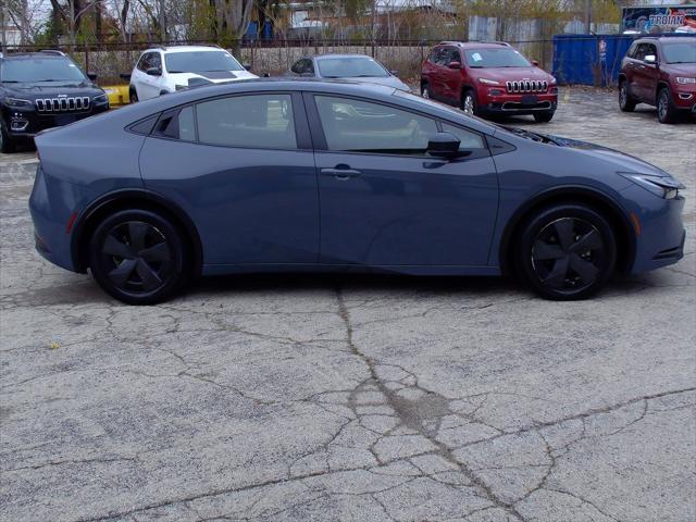 2023 toyota prius le