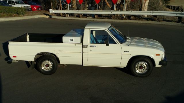 1982 toyota pickup longbed, 1 owner, 54k orig, garaged