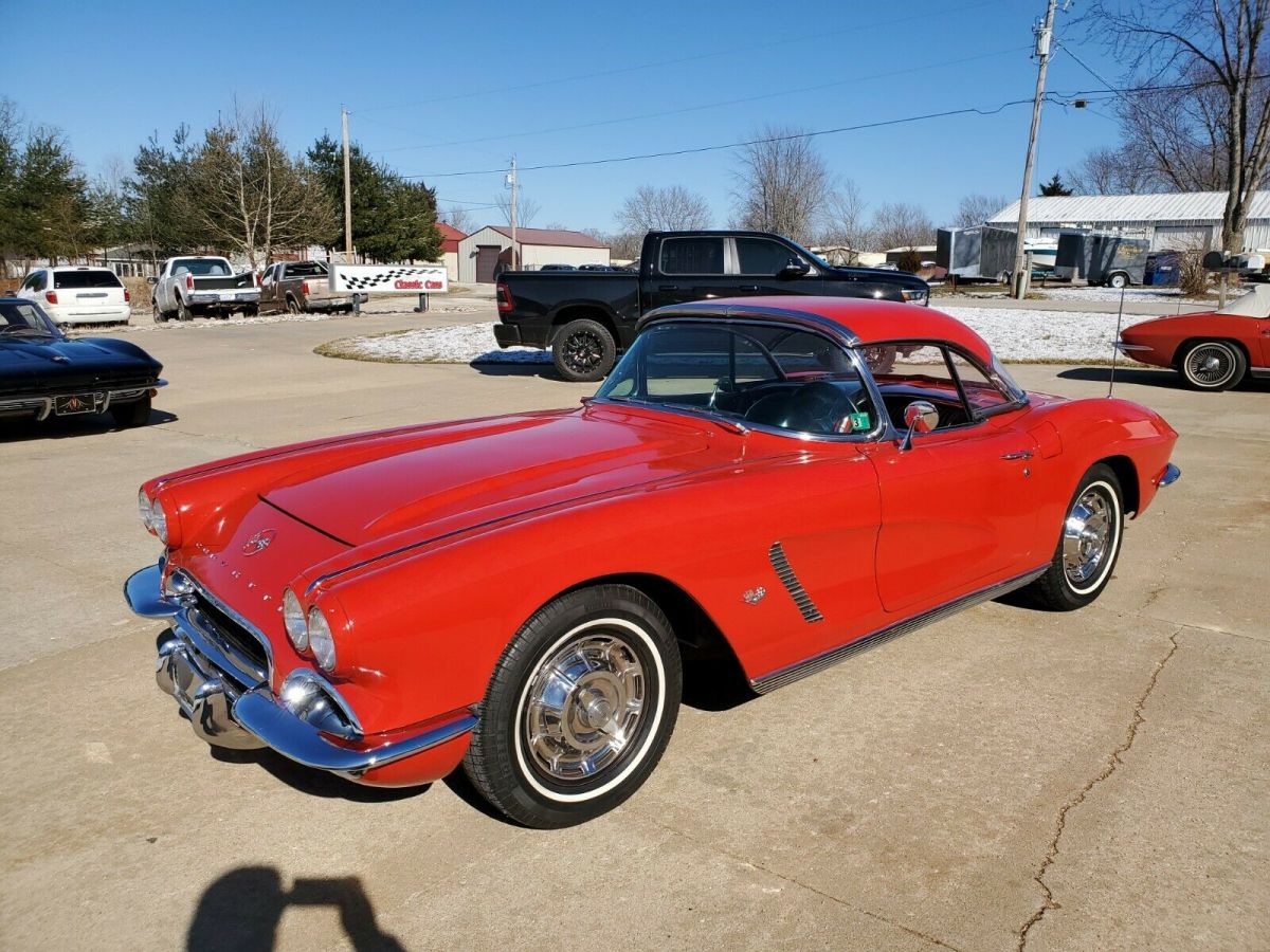 1962 corvette two tops, overdrive trans, power disc brakes & power rack n pinion