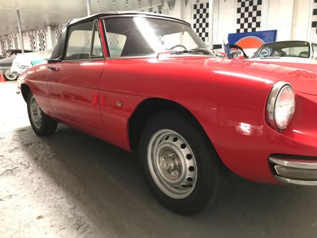 1967 alfa romeo spider duetto 1.6l engine, no visible rust, mint condition!