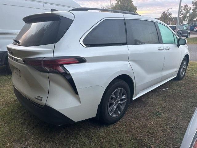 2021 toyota sienna xle