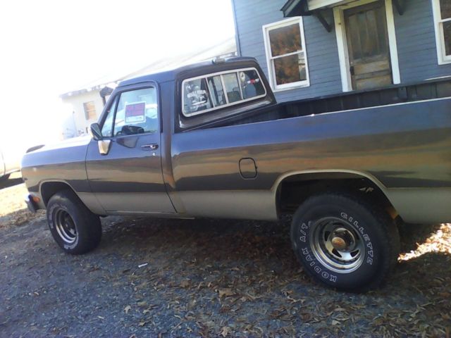1989 dodge ram d100 pickup 4-wheel drive 360 engine long bed automatic good cond