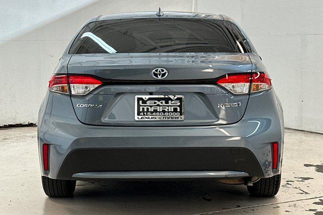 2022 toyota corolla hybrid le