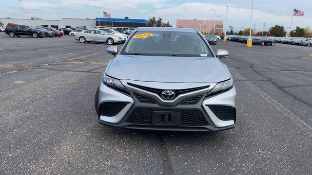 2022 toyota camry se