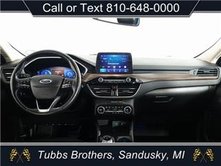 2020 Ford Escape titanium