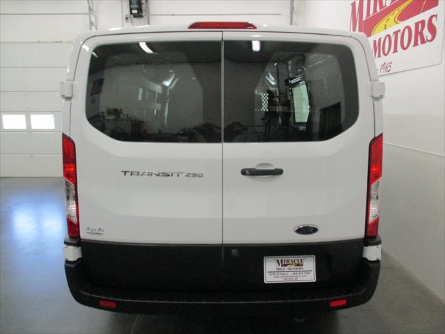 2023 ford transit-250 base