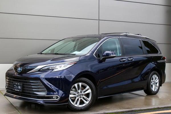 2022 toyota sienna in secaucus, new jersey