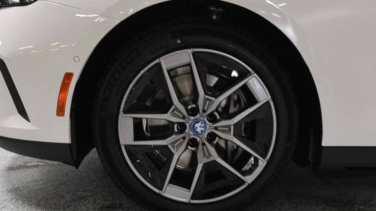 2024 BMW i5