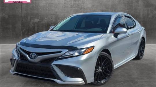 2023 toyota camry hybrid xse