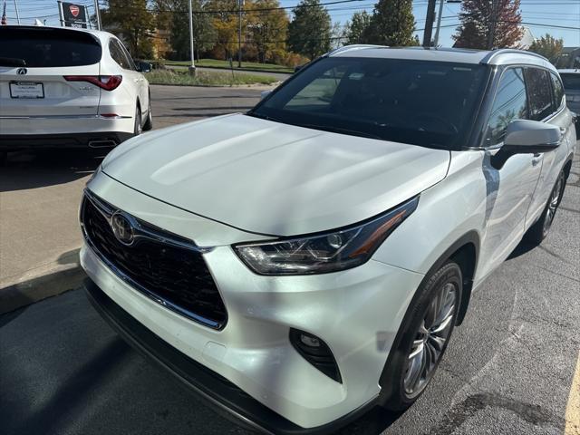 2022 toyota highlander platinum