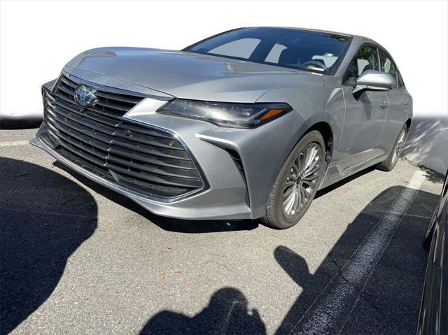 2022 toyota avalon hybrid limited