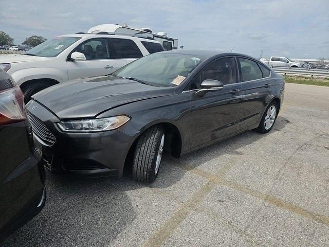 2016 ford fusion se