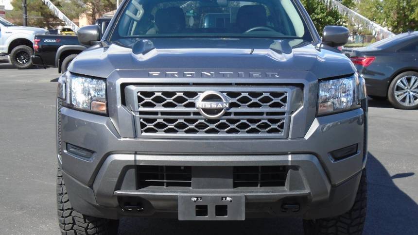 2023 nissan frontier sv
