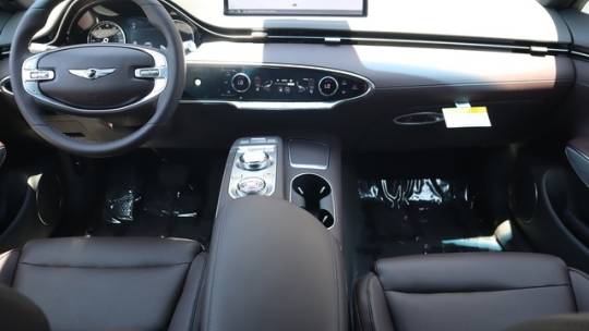 2025 Genesis GV70