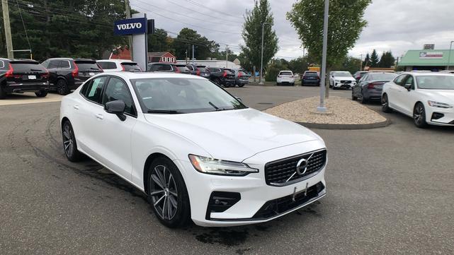 2022 volvo s60 b5 awd momentum