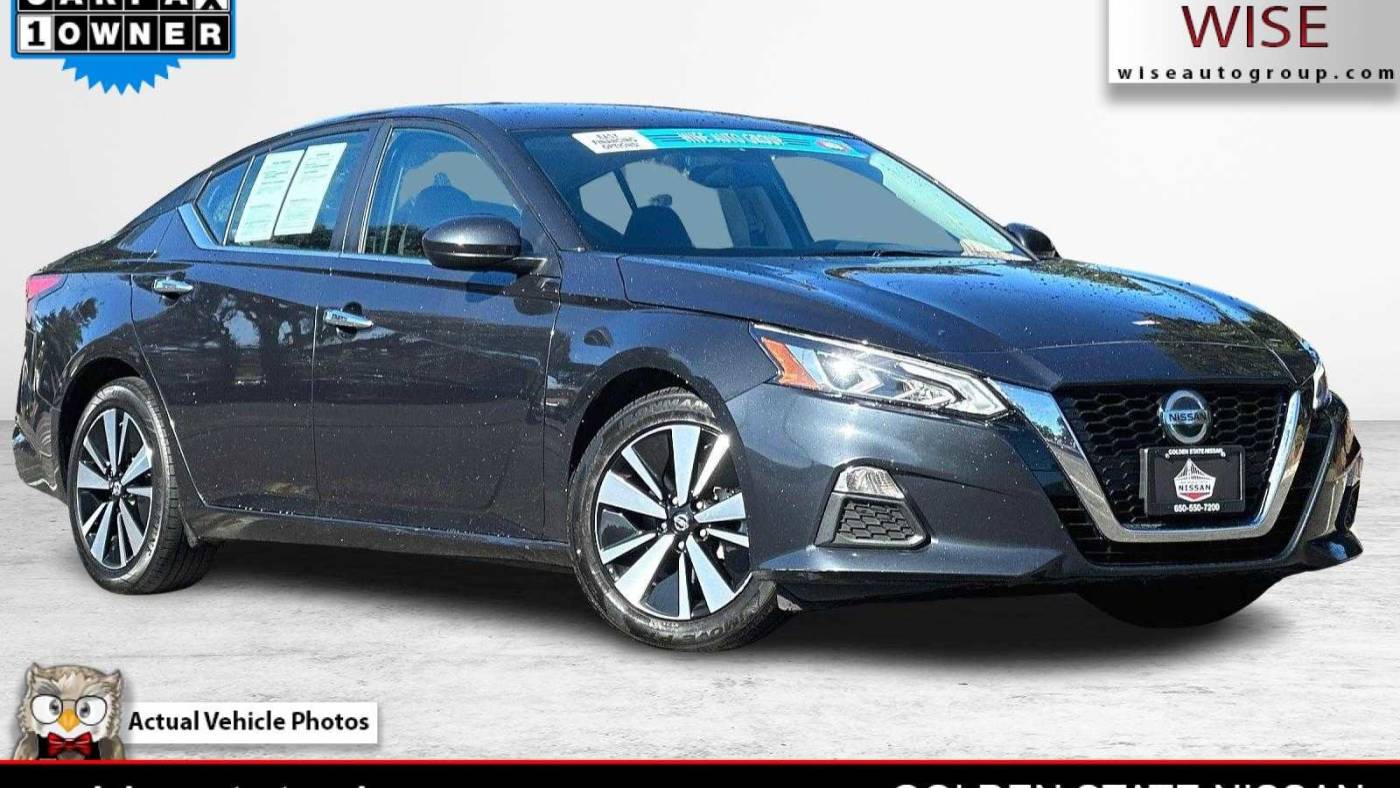 2021 nissan altima sv