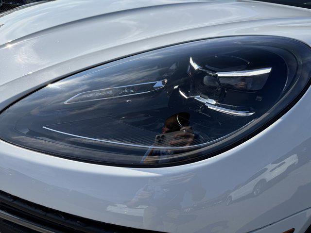 2023 porsche macan base