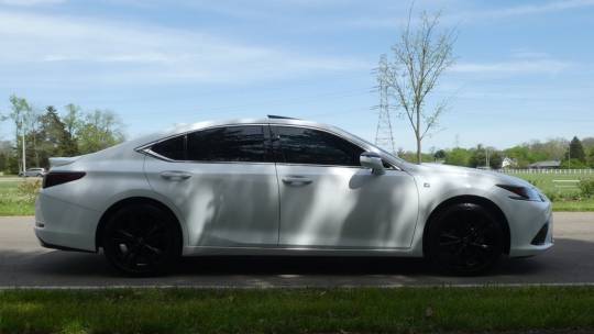 2022 Lexus ES