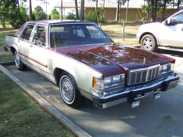 clean-sharp-canada-import-ac-5.0l-302-tu-tone-ford-ltd-crown-victoria-sister-car