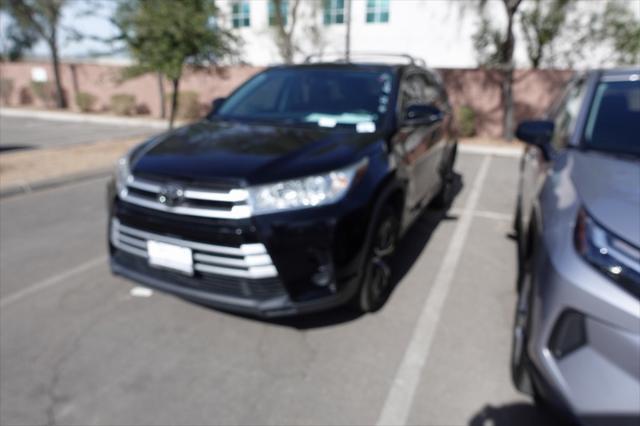 2019 toyota highlander le