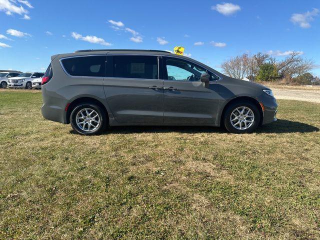 2022 chrysler pacifica touring l