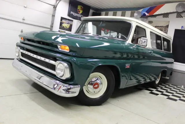 low mile survivor suburban, 2 tone, sharp!